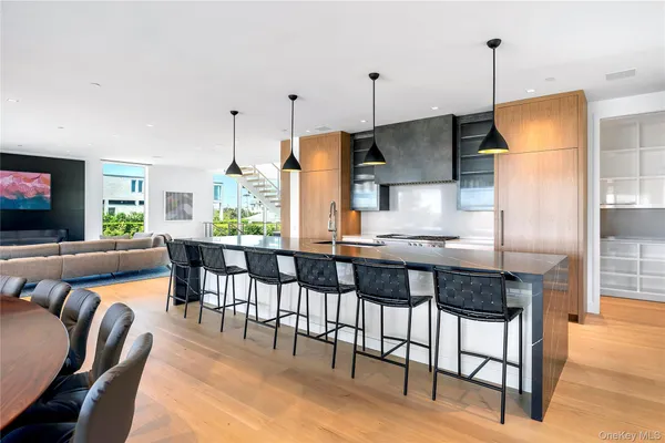 $300,000 | 345 Dune Road, Westhampton Beach, NY 11978