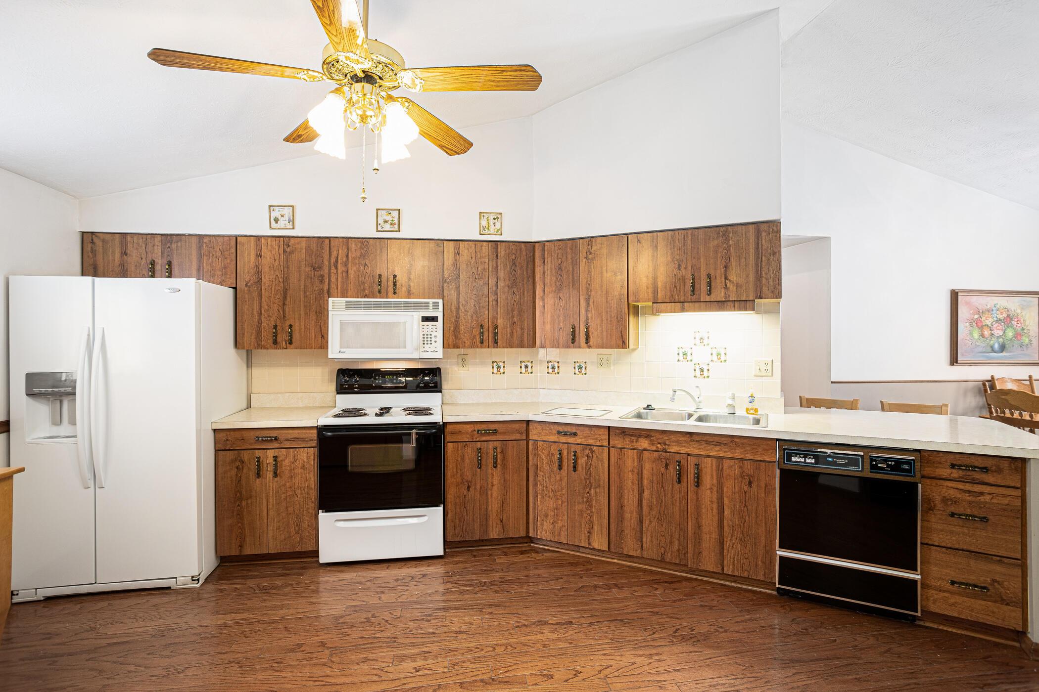 4448 Charlotte Road Columbus, OH 43207 - Photo 6 of 24 4448 Charlotte drive obetz oh 43207 041