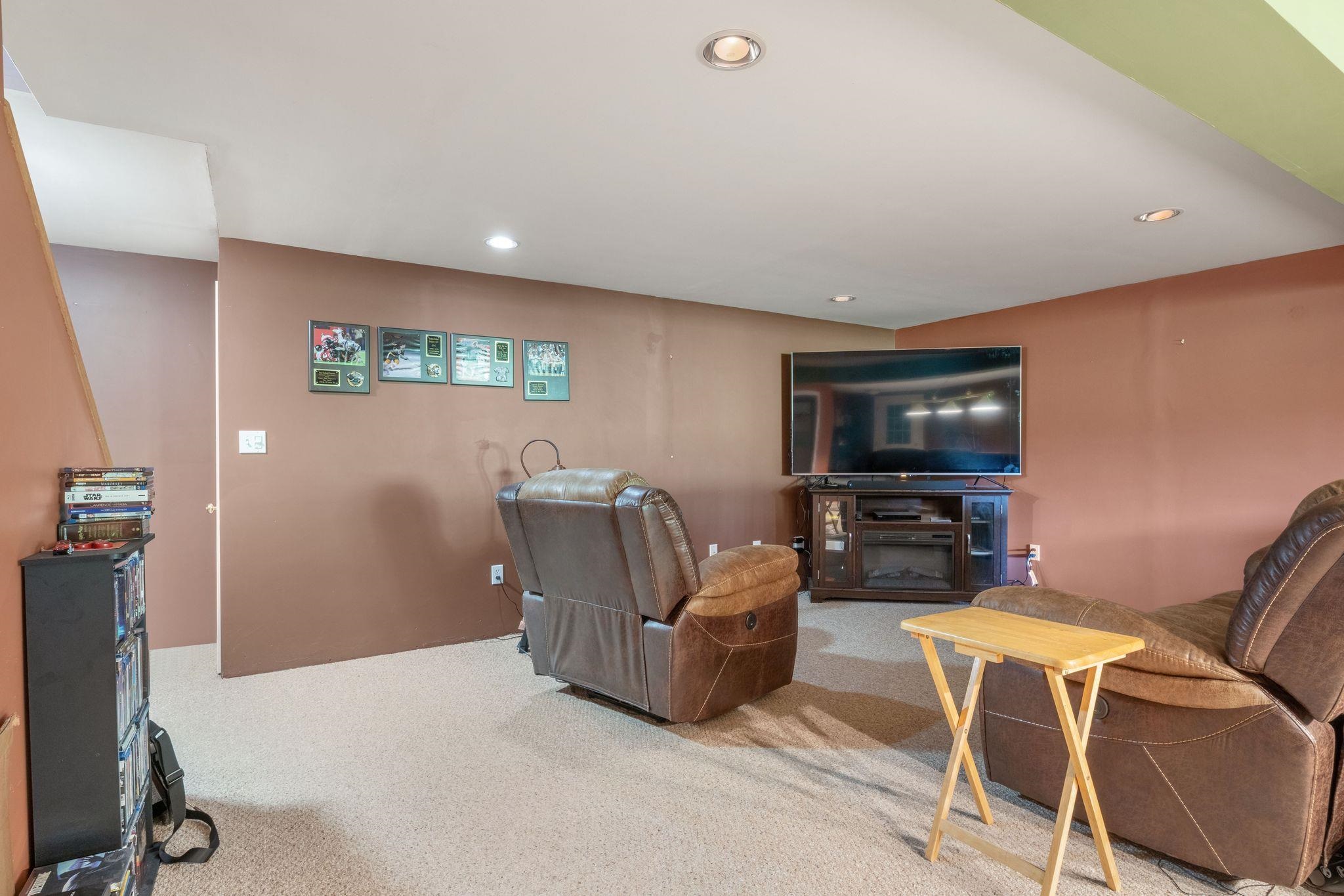18 Morrison Lane Dover, NH 03820 - Photo 31 of 46