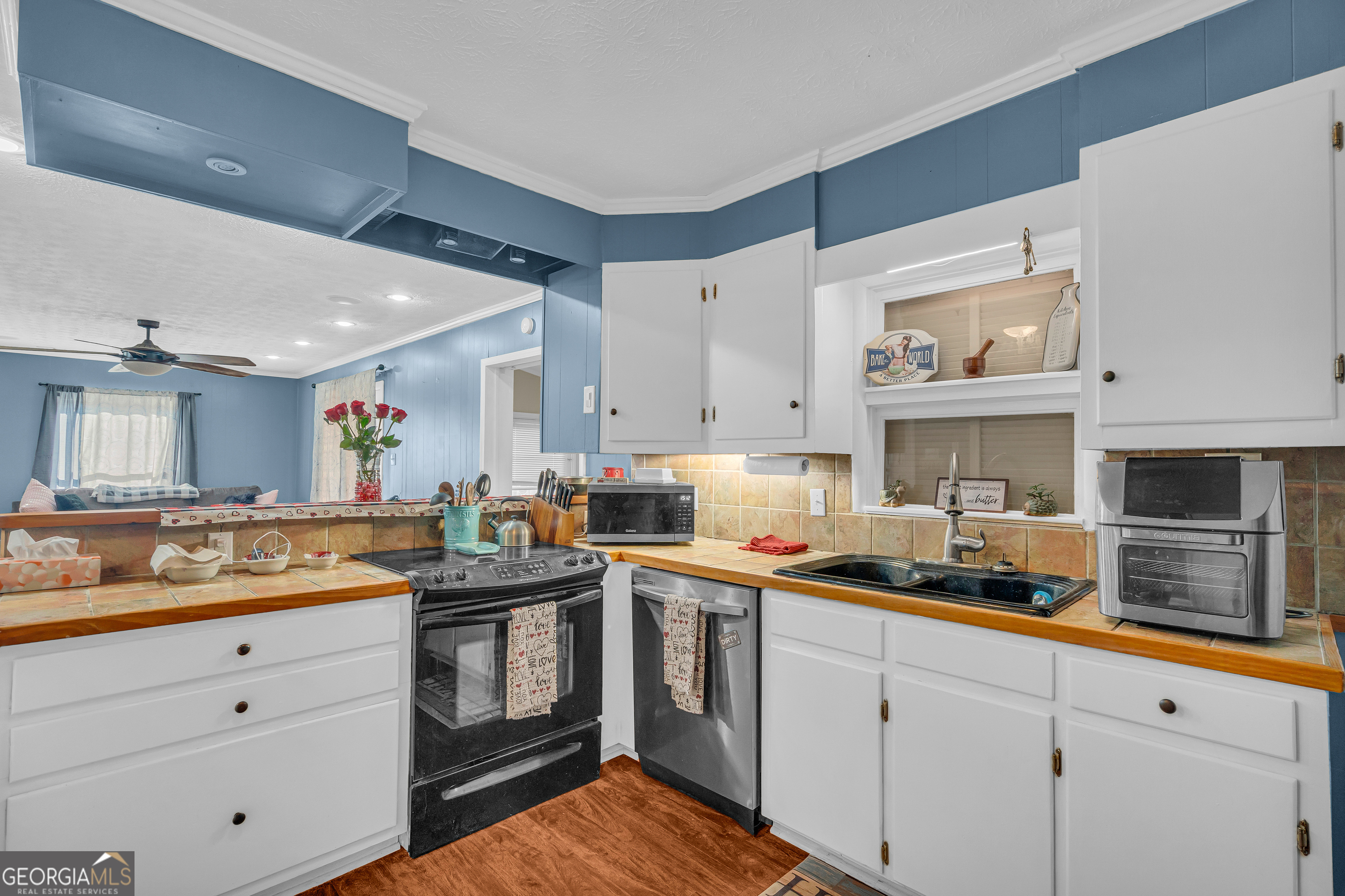 72 Cade Street Hartwell, GA 30643 - Photo 16 of 61