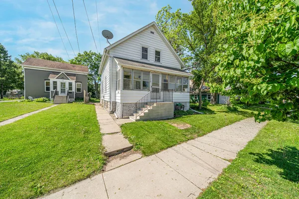 $249,900 | 1319 Winnebago Avenue, Oshkosh, WI 54901