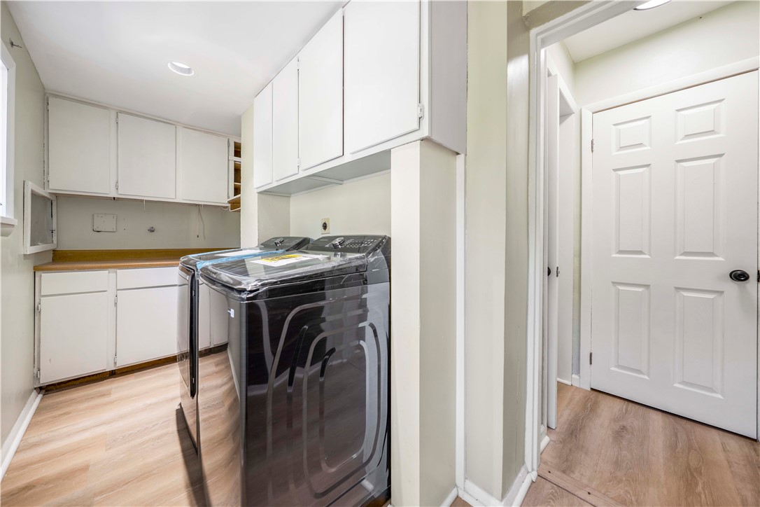 321 Eaglehead Road Perinton, NY 14445 - Photo 5 of 48 Primary unit 1st floor laundry with new appliances