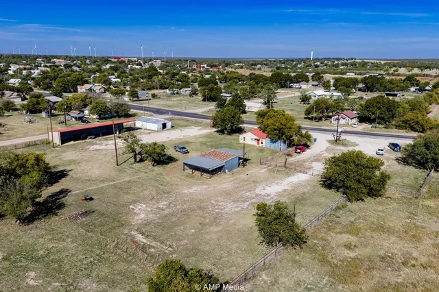 $130,000 | 507 East Chestnut Street, Throckmorton, TX 76483