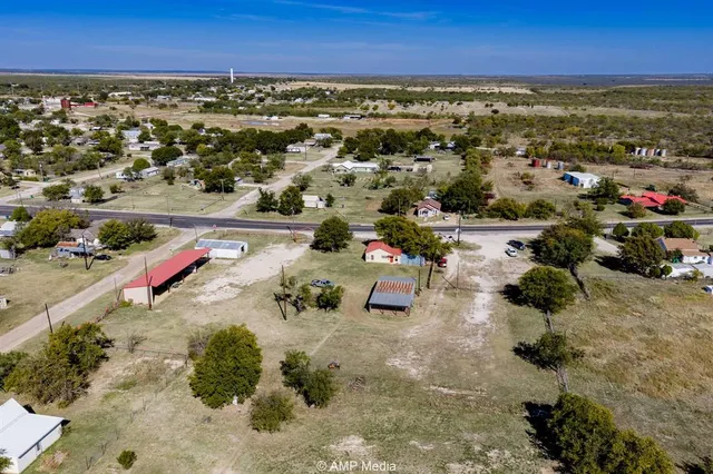 $240,000 | 507 East Chestnut Street, Throckmorton, TX 76483