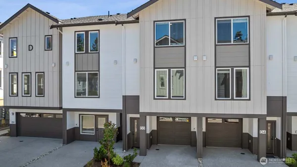 $729,995 | 16111 36th Avenue West, Unit D3, Lynnwood, WA 98087