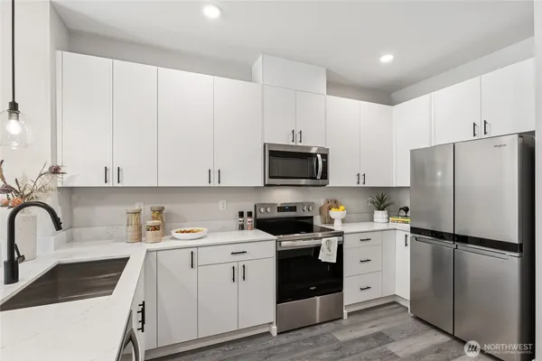 $729,995 | 16111 36th Avenue West, Unit D3, Lynnwood, WA 98087
