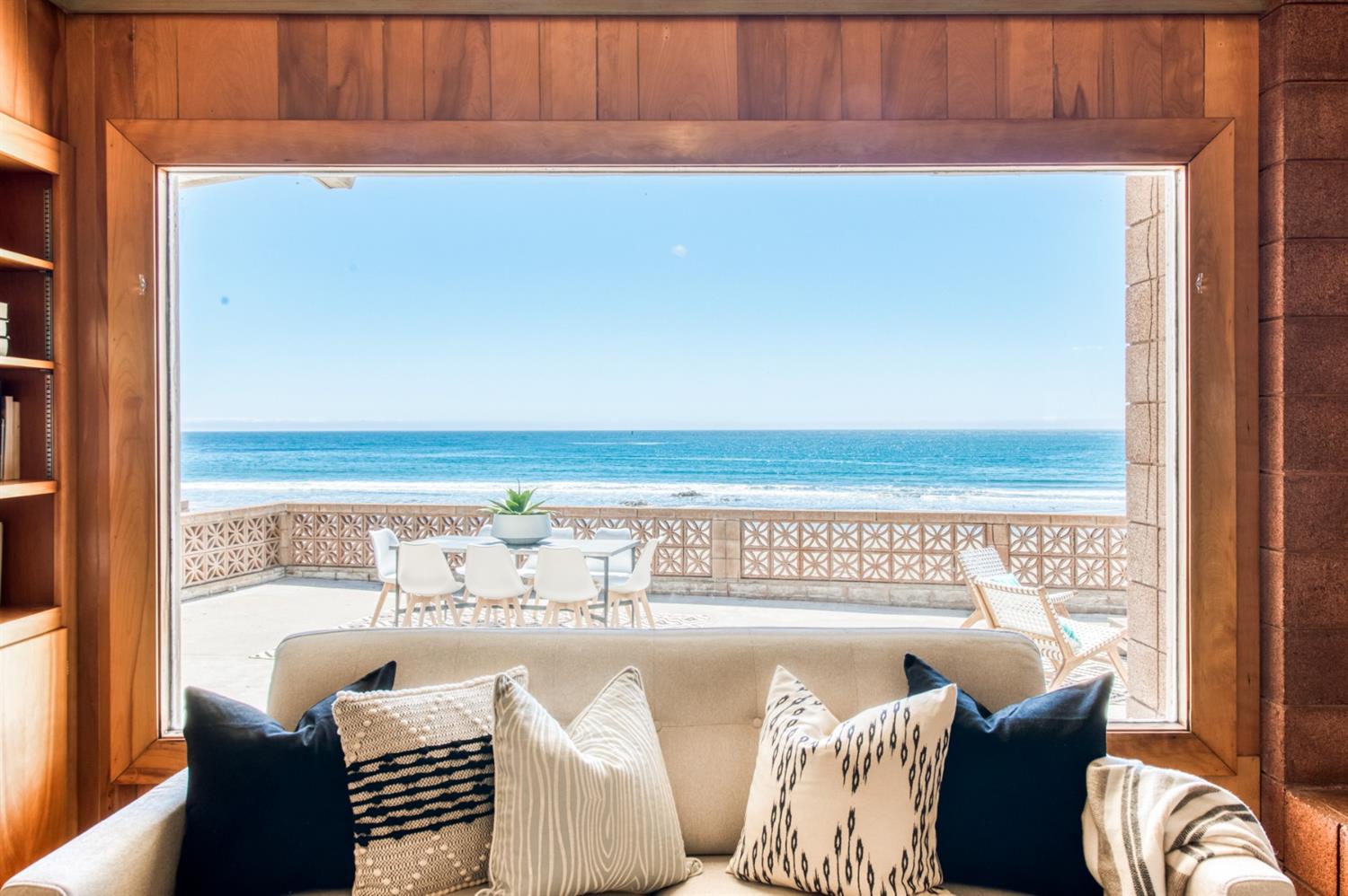 8 Ocean Front Lane Cayucos, CA 93430 - Photo 7 of 32 a view of a balcony with furniture and city view