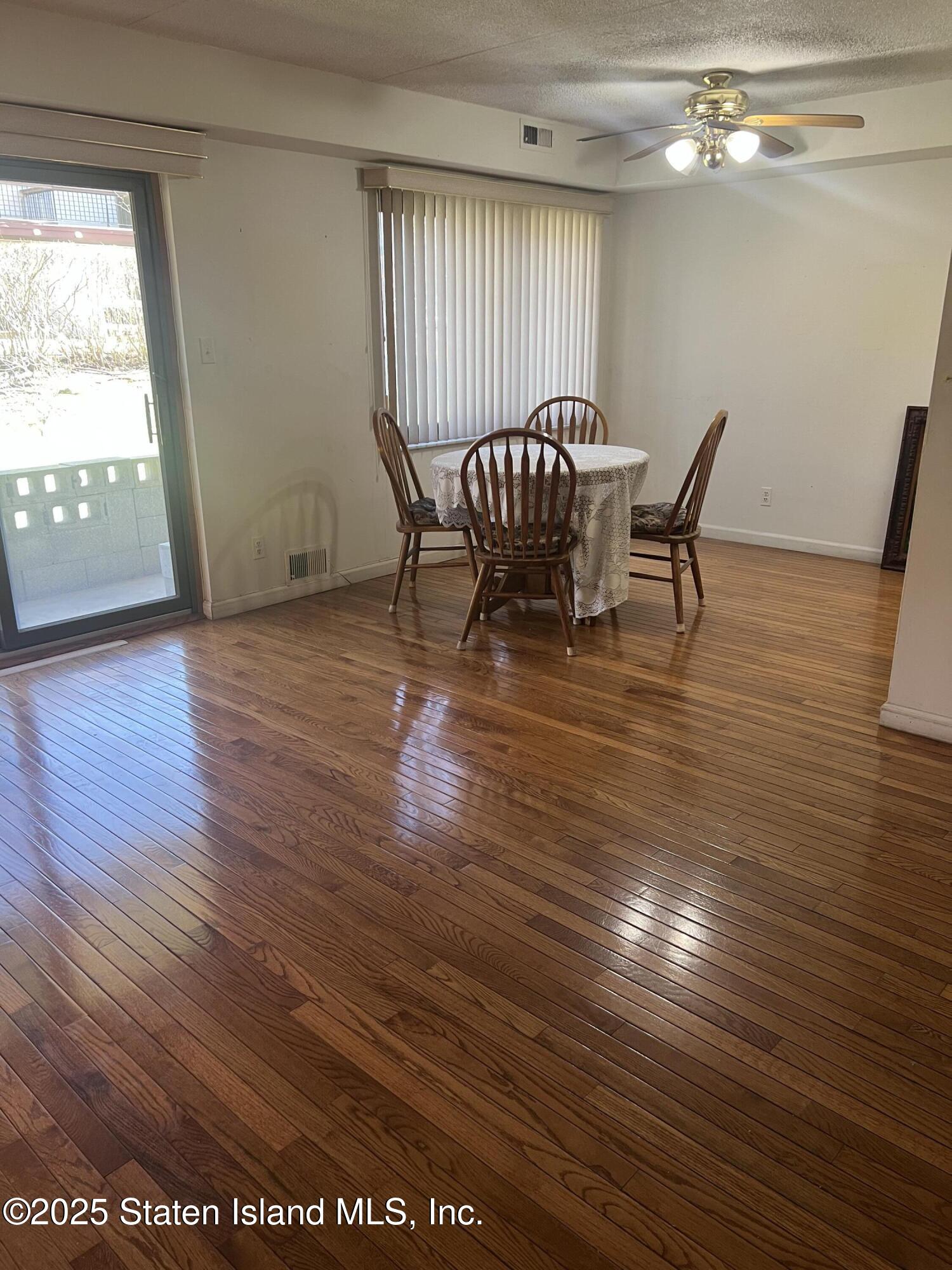 5 Windham Loop, Unit 1E Staten Island, NY 10314 - Photo 3 of 11 IMG_4570