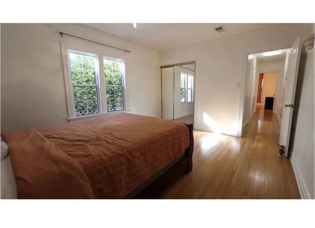 $2,149,900 | 1000 South Hudson Avenue, Los Angeles, CA 90019