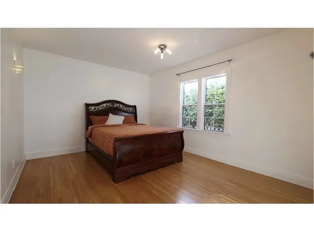 $2,149,900 | 1000 South Hudson Avenue, Los Angeles, CA 90019