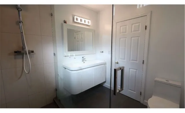 $2,149,900 | 1000 South Hudson Avenue, Los Angeles, CA 90019