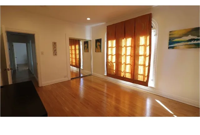 $2,149,900 | 1000 South Hudson Avenue, Los Angeles, CA 90019