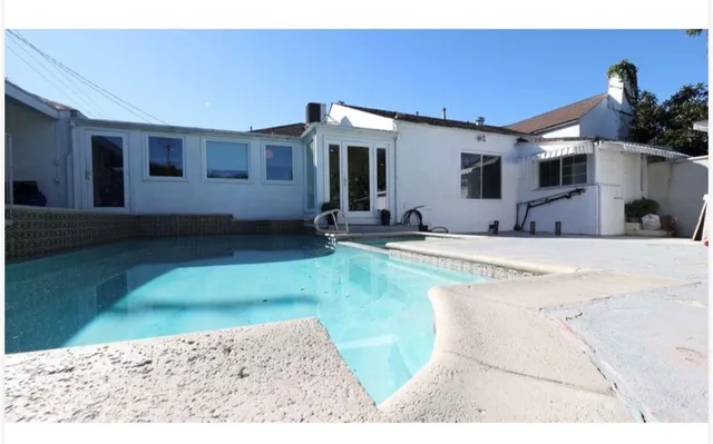 $2,149,900 | 1000 South Hudson Avenue, Los Angeles, CA 90019