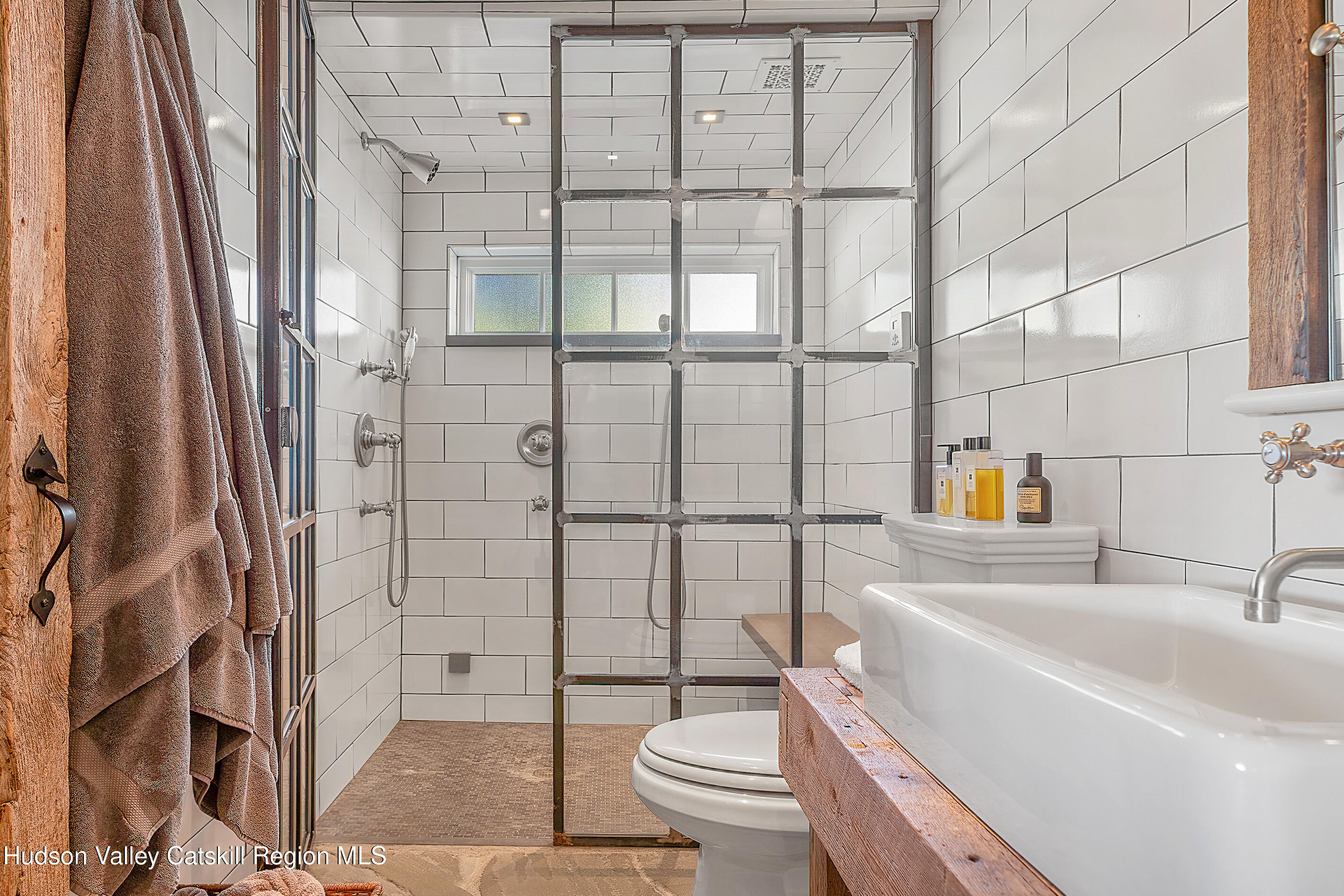 47 White Bridge Road Old Chatham, NY 12136 - Photo 61 of 68 63-print-WBF_Guest- interior BRIDLE BATH