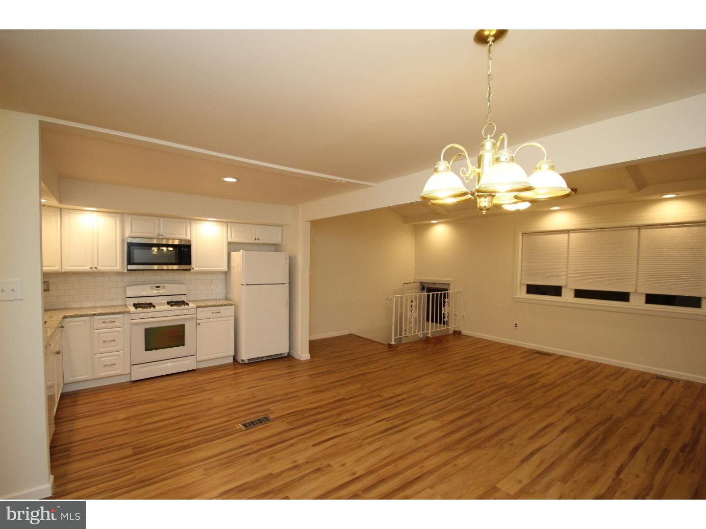 11904 Farwell Road Philadelphia, PA 19154 - Photo 9 of 25 Kitchen