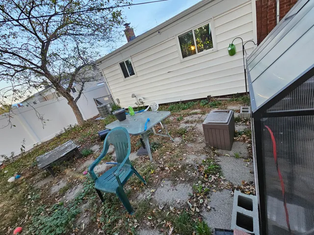 $215,000 | 25031 Wagner Avenue, Warren, MI 48089