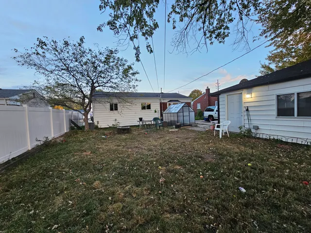 $215,000 | 25031 Wagner Avenue, Warren, MI 48089