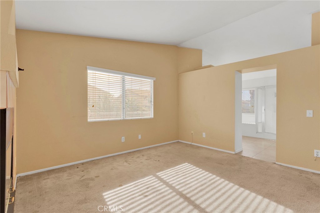 13194 Cardinal Road Victorville, CA 92392 - Photo 34 of 64 Primary Bedroom Suite