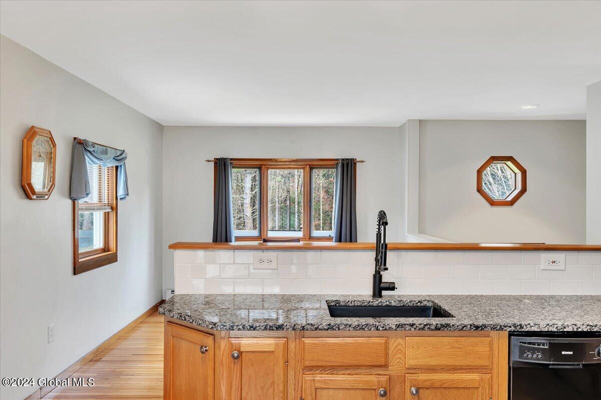 364 Manchester Road Whitehall, NY 12887 - Photo 14 of 32 Kitchen