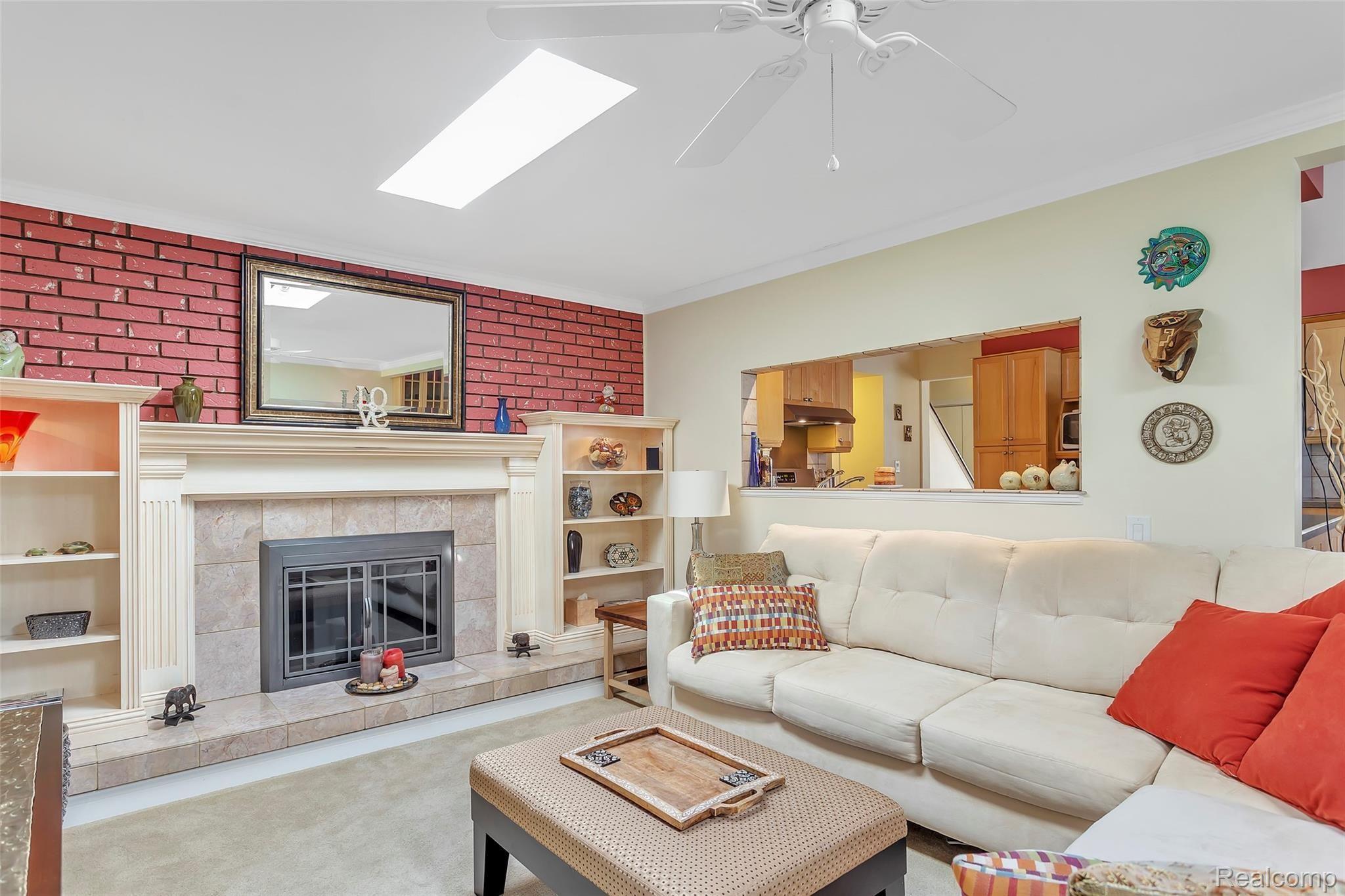 42059 Hanford Road Canton, MI 48187 - Photo 17 of 50 42059-Hanfod-WindowStill-Real-Estate-Photography-17.jpg