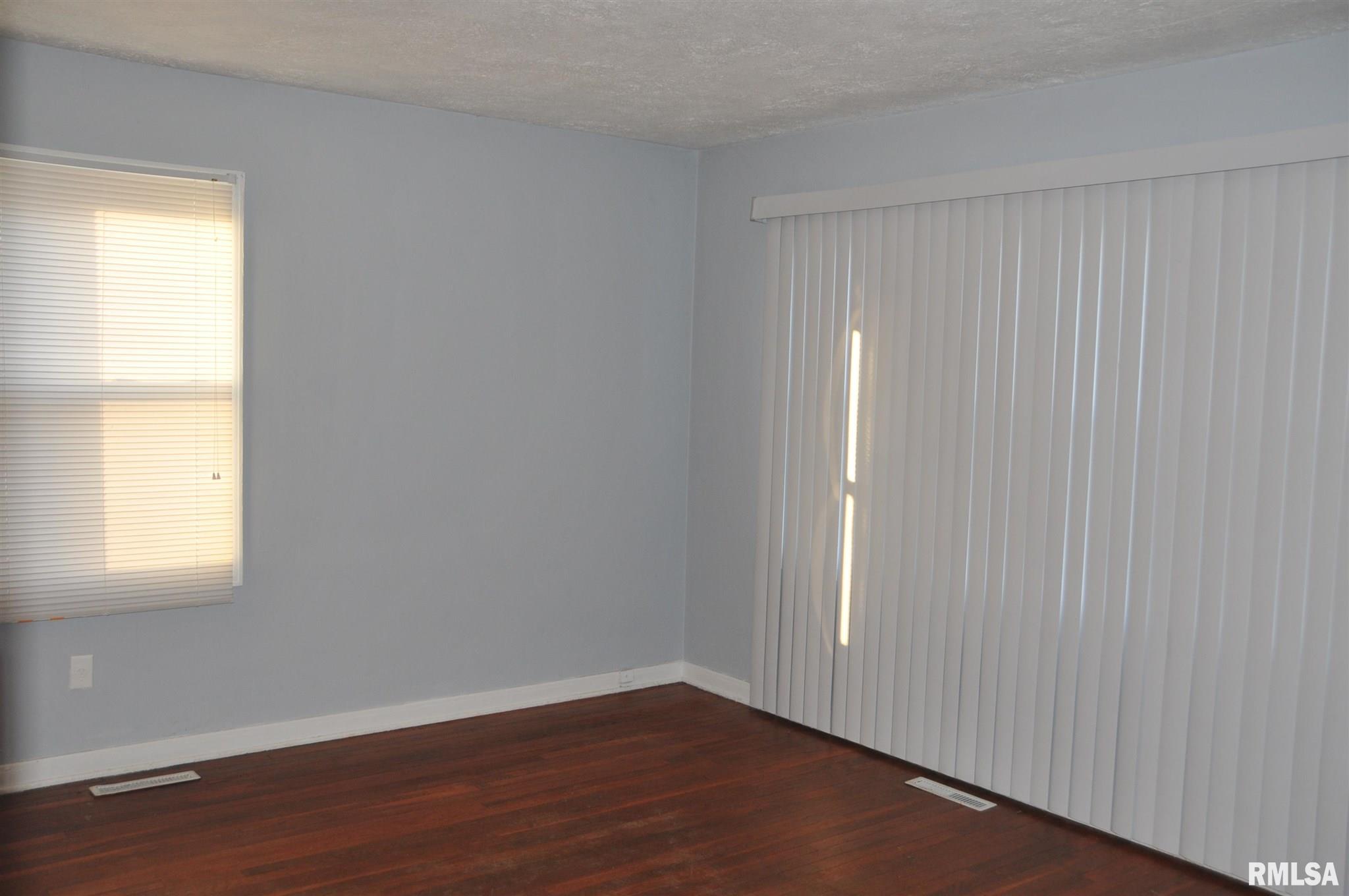 2532 Manor Avenue Springfield, IL 62703 - Photo 2 of 4