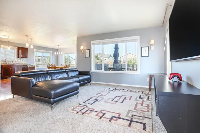 $395,000 | 4509 11th Street West, West Fargo, ND 58078