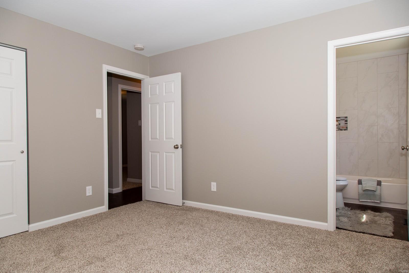 42 Roland Avenue Ballwin, MO 63021 - Photo 12 of 27 Gallery Image 12
