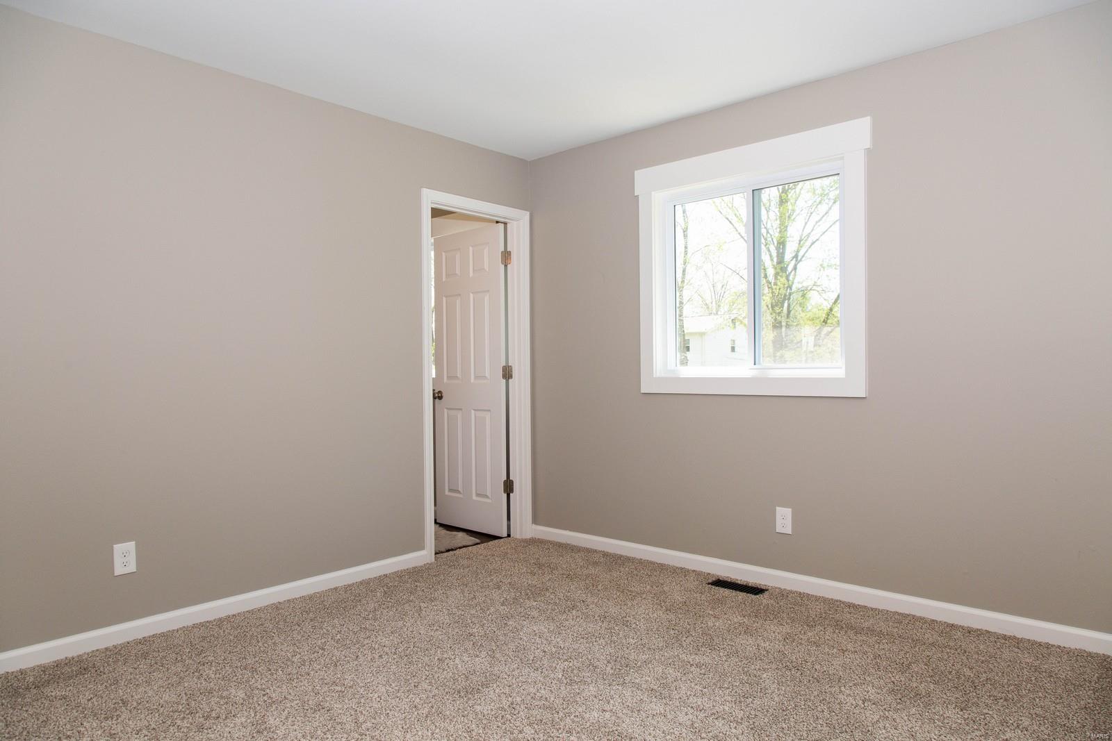 42 Roland Avenue Ballwin, MO 63021 - Photo 13 of 27 Gallery Image 13