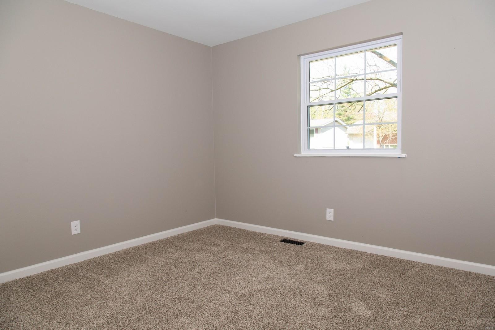 42 Roland Avenue Ballwin, MO 63021 - Photo 21 of 27 Gallery Image 21