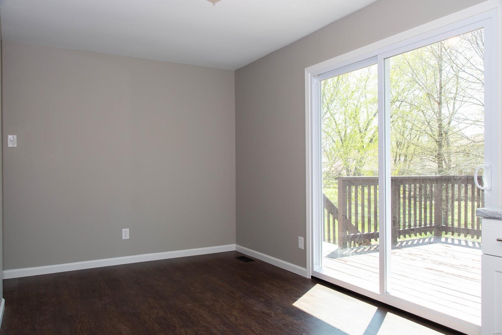 42 Roland Avenue Ballwin, MO 63021 - Photo 8 of 27 Gallery Image 8