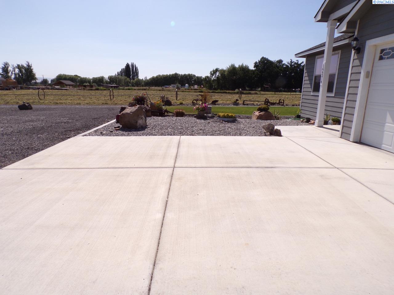 166214 West Johnson Road Prosser, WA 99350 - Photo 12 of 50 Gallery Image 12
