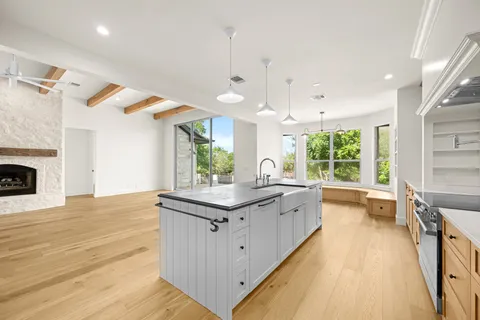 $985,000 | 2504 Sonoma Cove, Austin, TX 78738