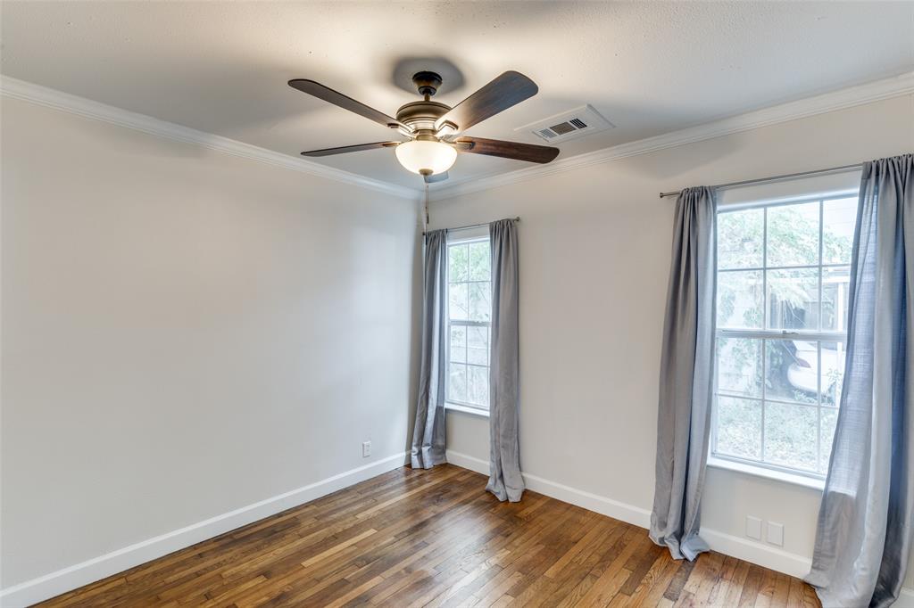 852 Northwood Road Fort Worth, TX 76107 - Photo 15 of 19