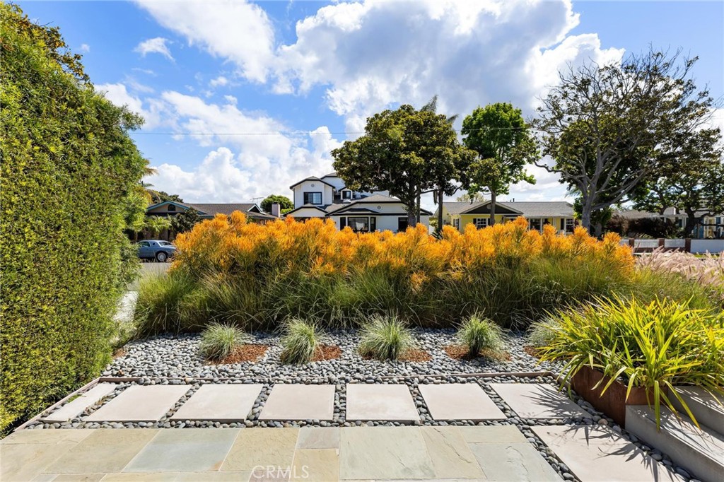 3219 Gibson Place Redondo Beach, CA 90278 - Photo 25 of 47 a view of an outdoor space and swimming pool