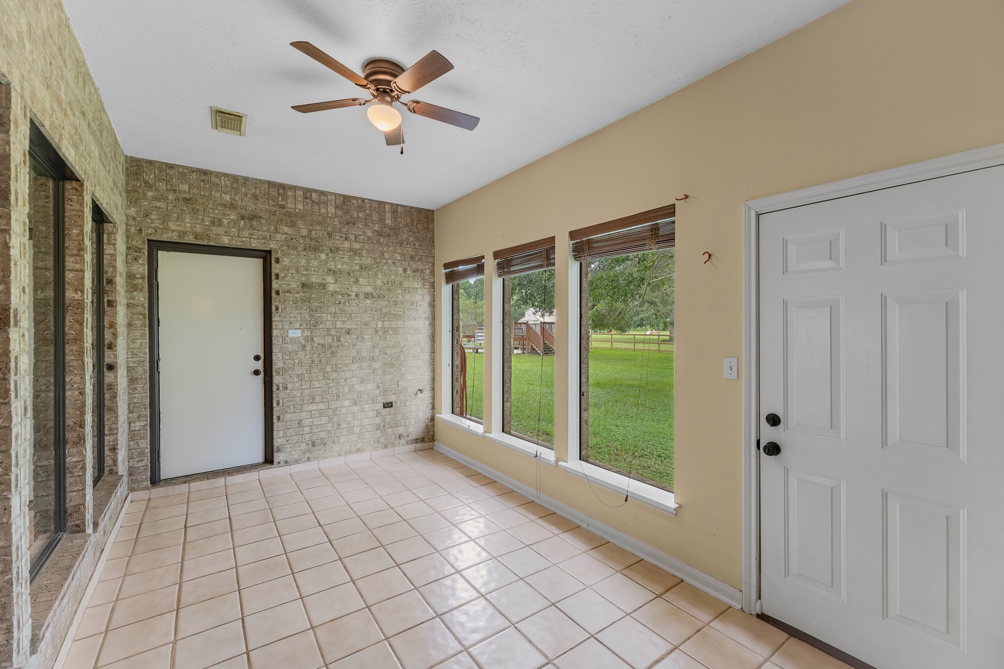 17126 County Road 39 Rosharon, TX 77583 - Photo 38 of 47 Sun Room