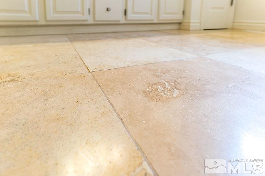 14345 Chamy Drive Reno, NV 89521 - Photo 8 of 15 a close up of a wall