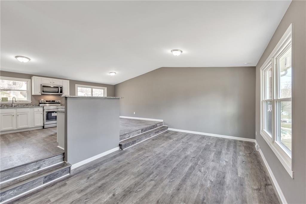 22 Riviera Road Pittsburgh, PA 15239 - Photo 8 of 25 Gallery Image 8