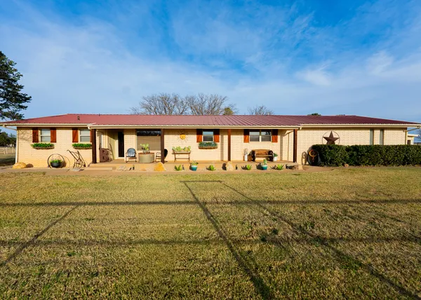 $675,000 | 1024 Highway 82, Brownfield, TX 79316