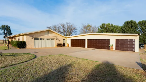 $675,000 | 1024 Highway 82, Brownfield, TX 79316