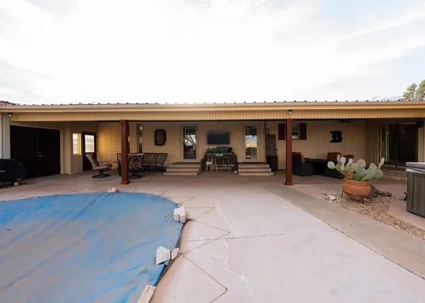 $675,000 | 1024 Highway 82, Brownfield, TX 79316