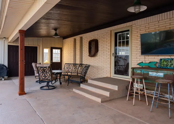 $675,000 | 1024 Highway 82, Brownfield, TX 79316