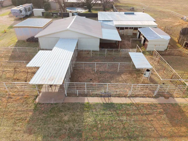 $675,000 | 1024 Highway 82, Brownfield, TX 79316