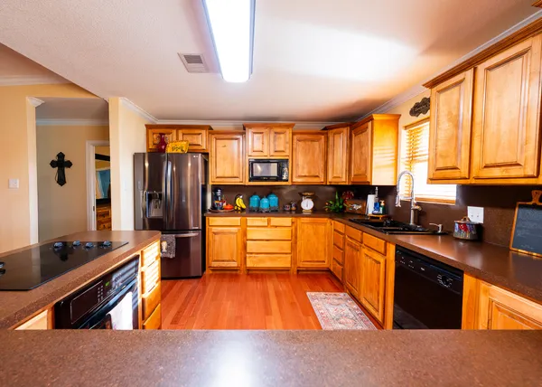 $675,000 | 1024 Highway 82, Brownfield, TX 79316