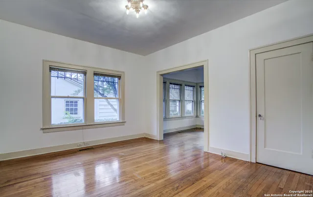 $2,295 | 308 Harrison Avenue, Alamo Heights, TX 78209