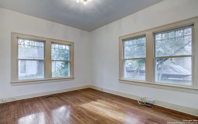 $2,295 | 308 Harrison Avenue, Alamo Heights, TX 78209