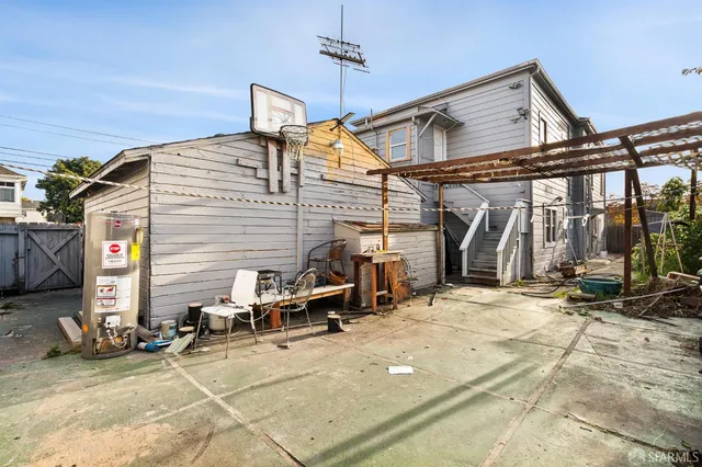 $850,000 | 1748 East 15th Street, Oakland, CA 94606