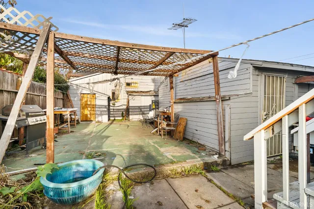 $850,000 | 1748 East 15th Street, Oakland, CA 94606