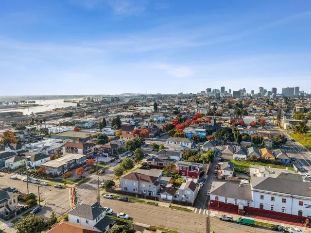 $850,000 | 1748 East 15th Street, Oakland, CA 94606
