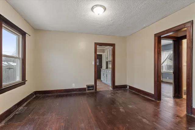 $199,999 | 1222 East Beardsley Avenue, Elkhart, IN 46514