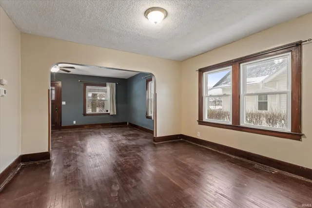 $199,999 | 1222 East Beardsley Avenue, Elkhart, IN 46514